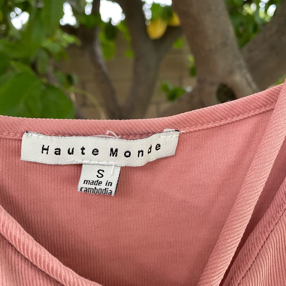 Pink tank top. - Picture 2 of 3